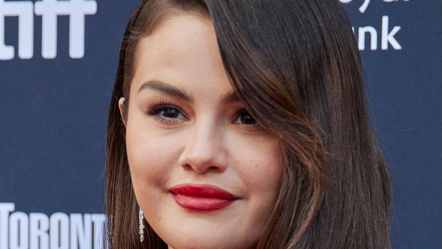 Rare Beauty hyperpigmentation : Selena Gomez et les peaux foncées
